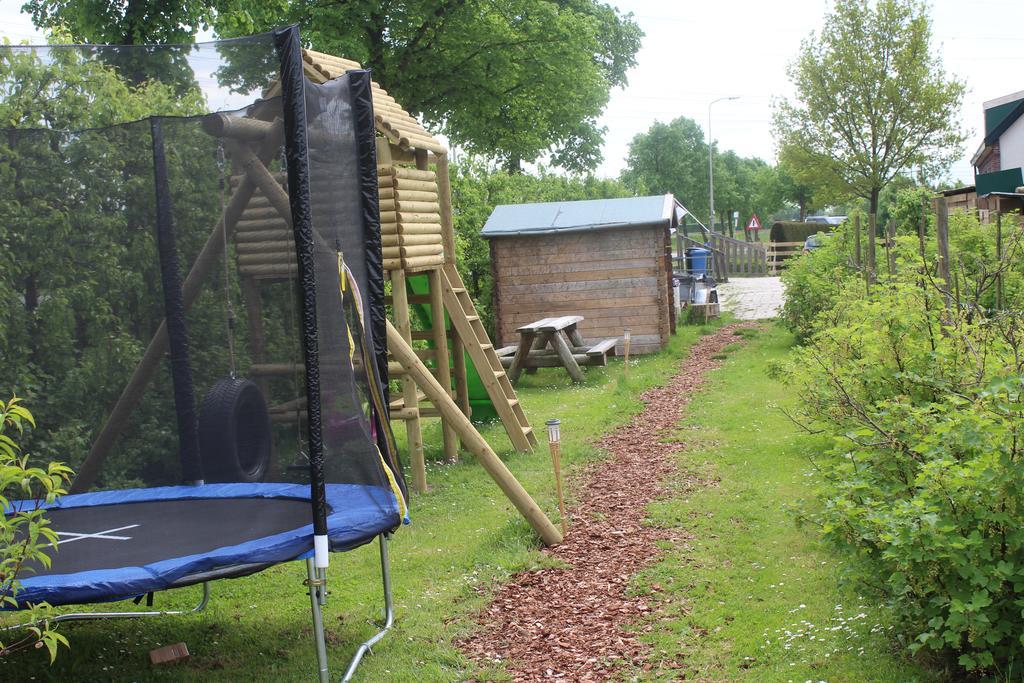 Pipowagen/Chalet De Oude Rijn Panzió Harmelen Kültér fotó
