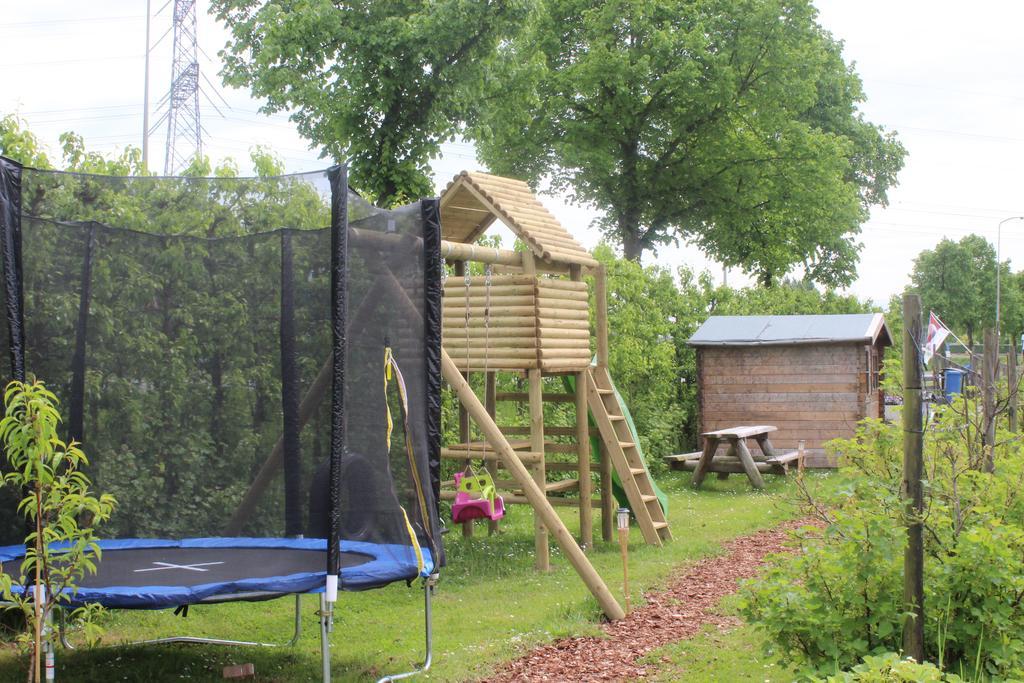 Pipowagen/Chalet De Oude Rijn Panzió Harmelen Kültér fotó